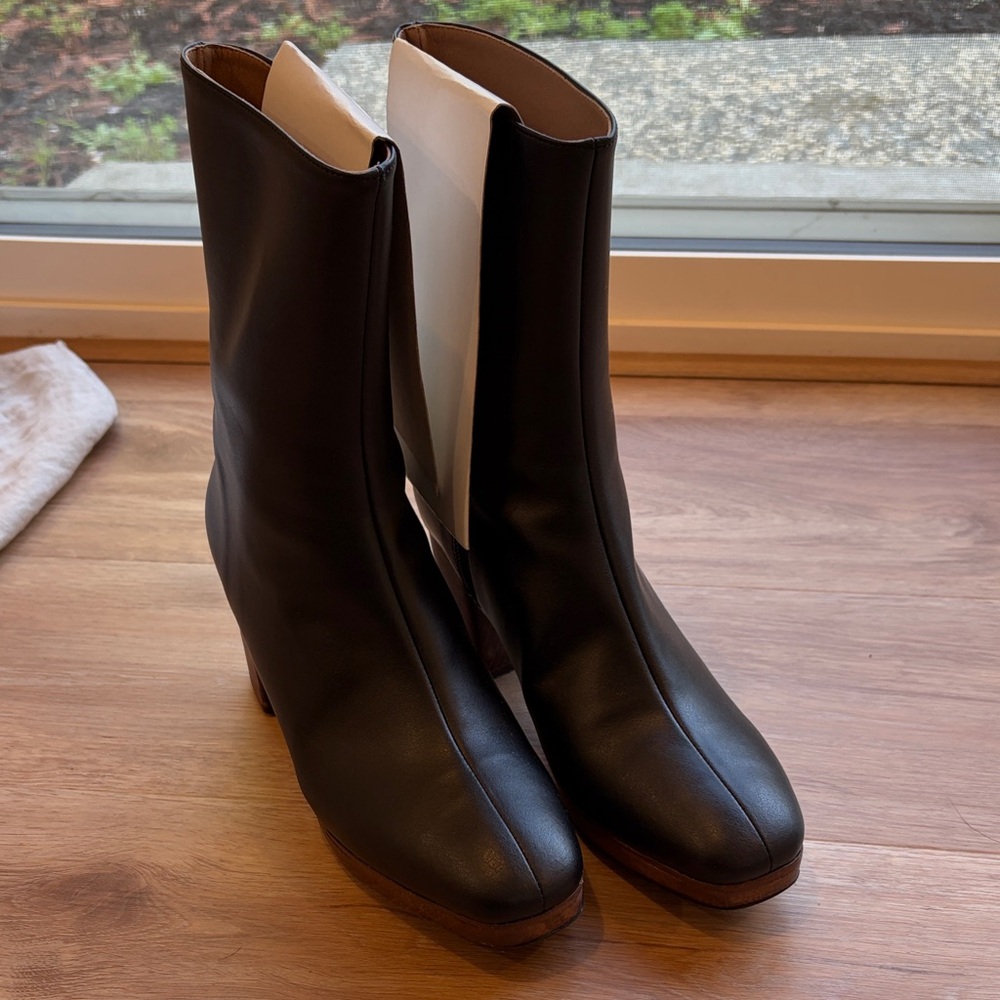 Bhava vegan leather black boots 39